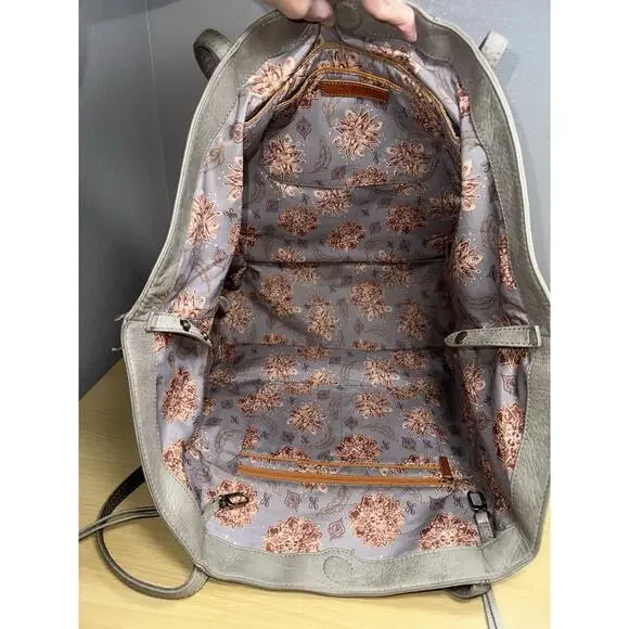 Hobo International Large Kingston Champagne Metallic Leather Tote Bag - Picture 11 of 16